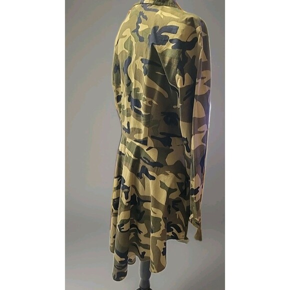 18 CENTIMETERS Women's camo long sleeve Tails button down shirt size Large - Picture 5 of 9